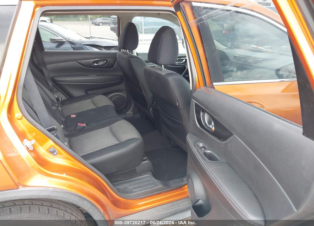 2017 NISSAN ROGUE SV VIN: JN8AT2MT6HW135637