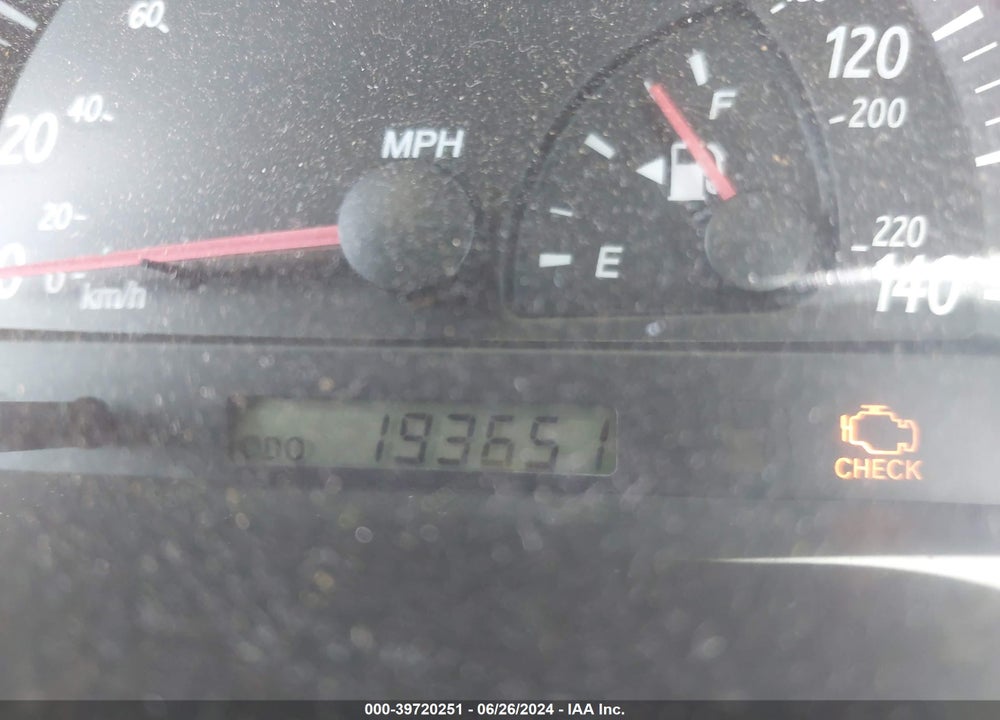 2002 TOYOTA CAMRY LE VIN: 4T1BE32K72U525753