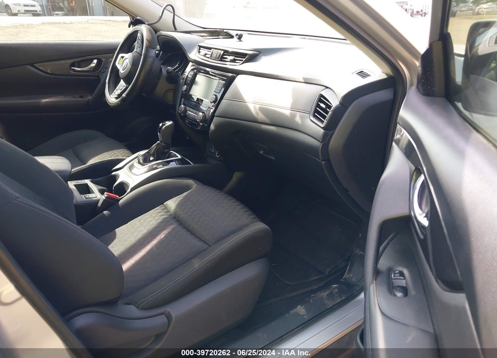 2019 NISSAN ROGUE SV VIN: KNMAT2MT8KP558880