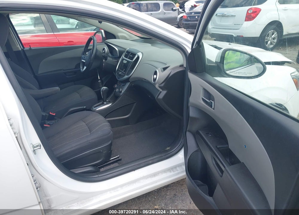 2019 CHEVROLET SONIC LT AUTO VIN: 1G1JD5SB4K4108176