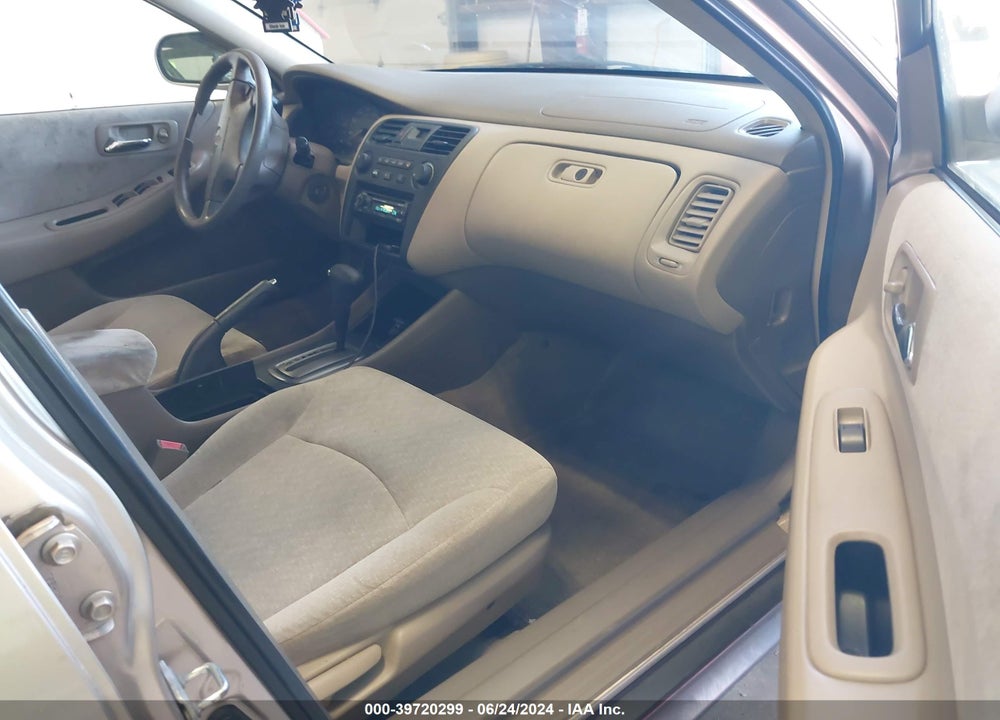 2001 HONDA ACCORD 2.3 LX VIN: 1HGCG56441A143112