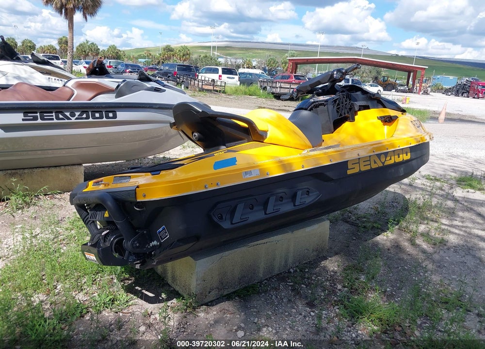 2023 SEADOO GTR 230 VIN: YDV95258D323