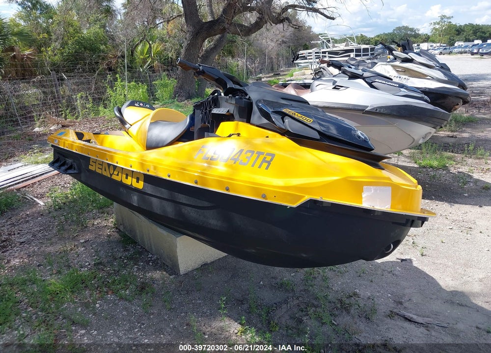 2023 SEADOO GTR 230 VIN: YDV95258D323