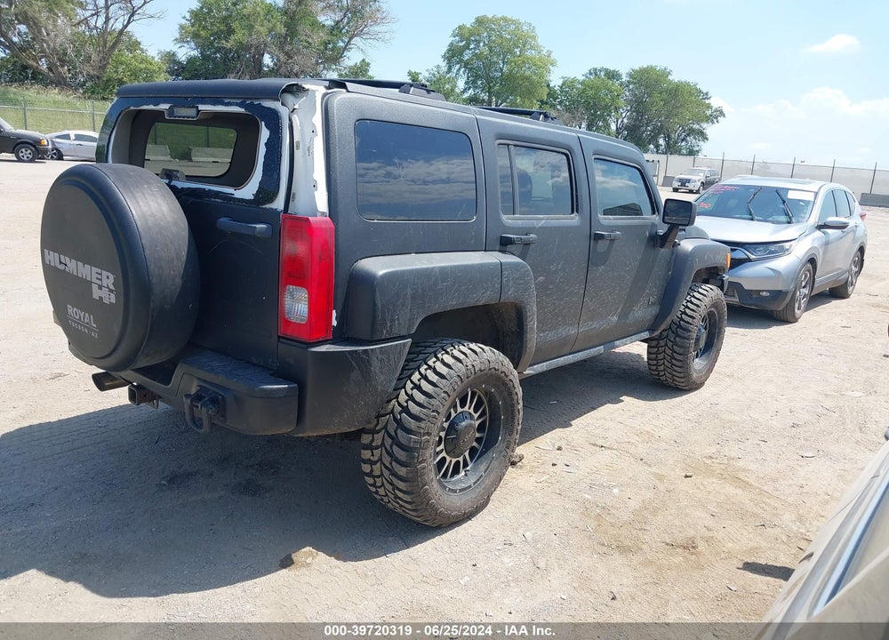 2007 HUMMER H3 SUV VIN: 5GTDN13E378243354