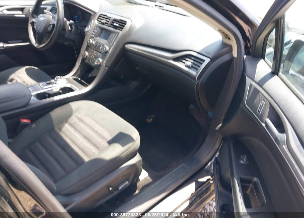 2017 FORD FUSION SE VIN: 3FA6P0H70HR104108