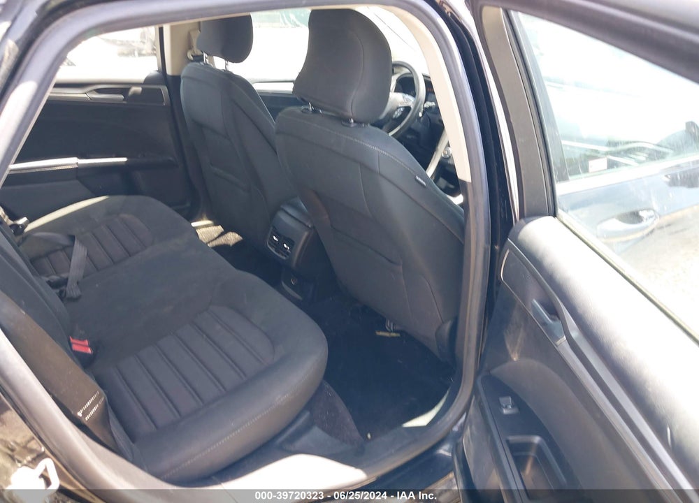2017 FORD FUSION SE VIN: 3FA6P0H70HR104108