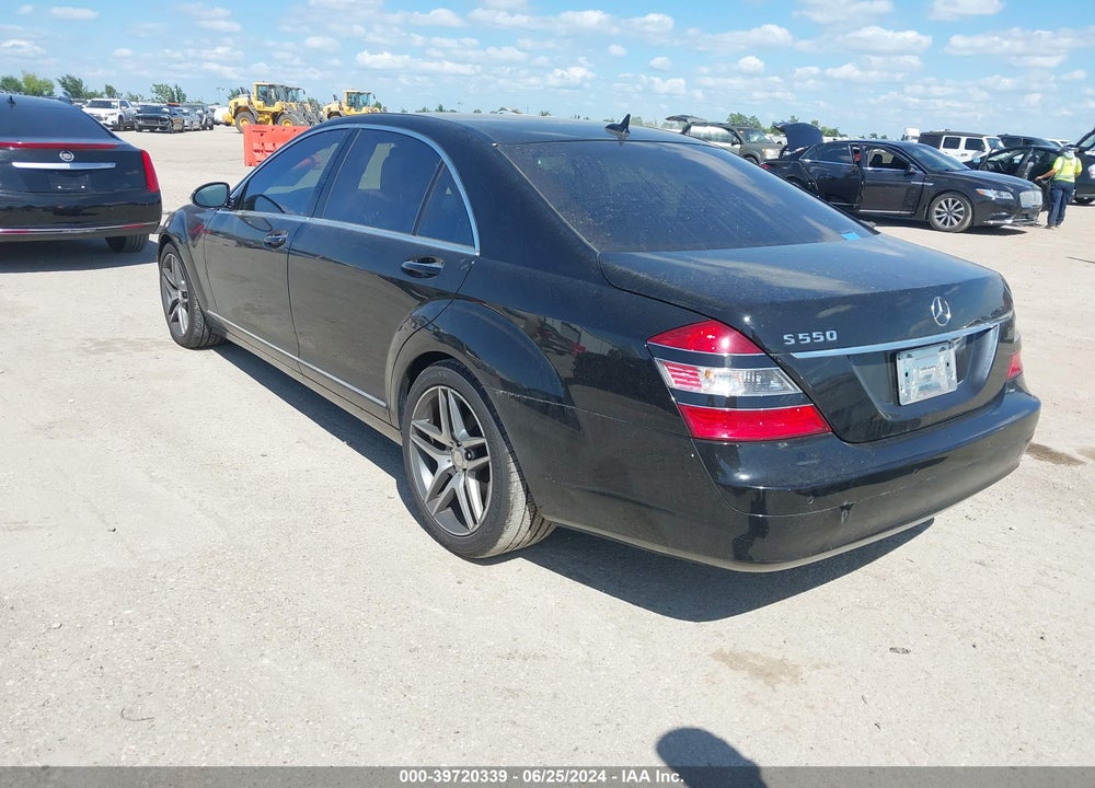 2007 MERCEDES-BENZ S 550 VIN: WDDNG71X37A117734