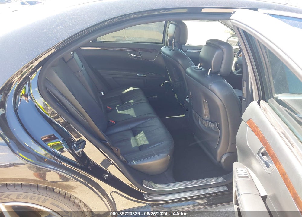 2007 MERCEDES-BENZ S 550 VIN: WDDNG71X37A117734