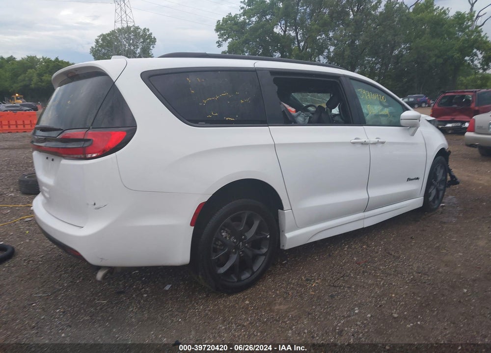 2022 CHRYSLER PACIFICA TOURING L VIN: 2C4RC1BG8NR183207
