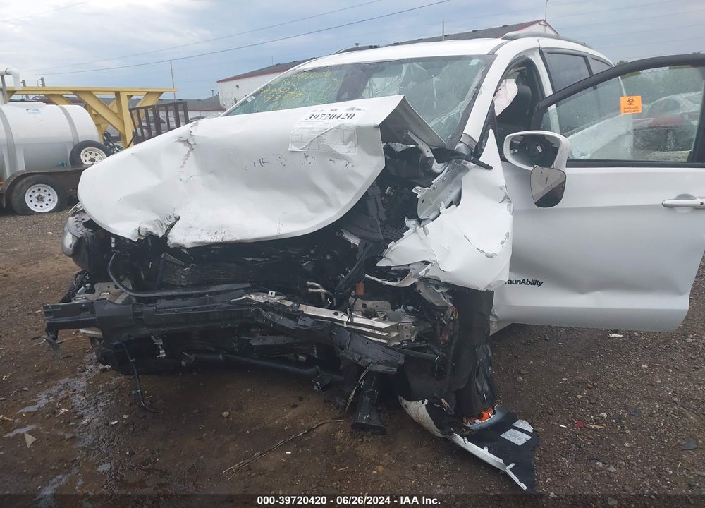 2022 CHRYSLER PACIFICA TOURING L VIN: 2C4RC1BG8NR183207