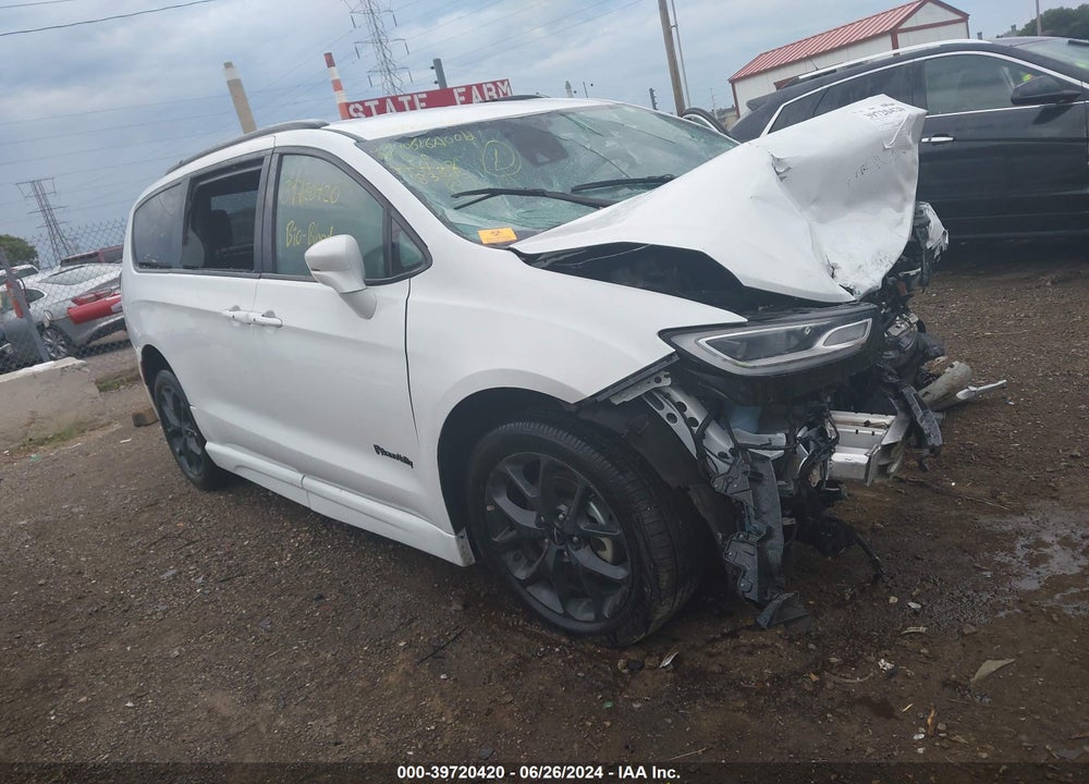 2022 CHRYSLER PACIFICA TOURING L VIN: 2C4RC1BG8NR183207