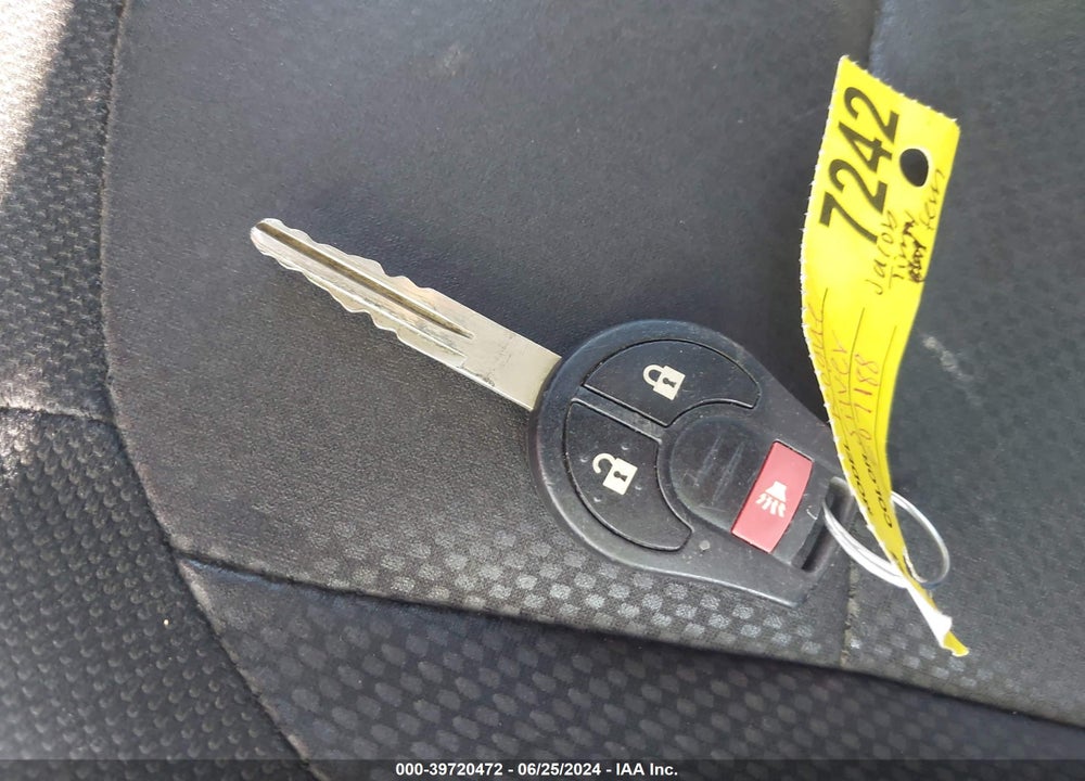 2013 NISSAN ROGUE S VIN: JN8AS5MT4DW550812