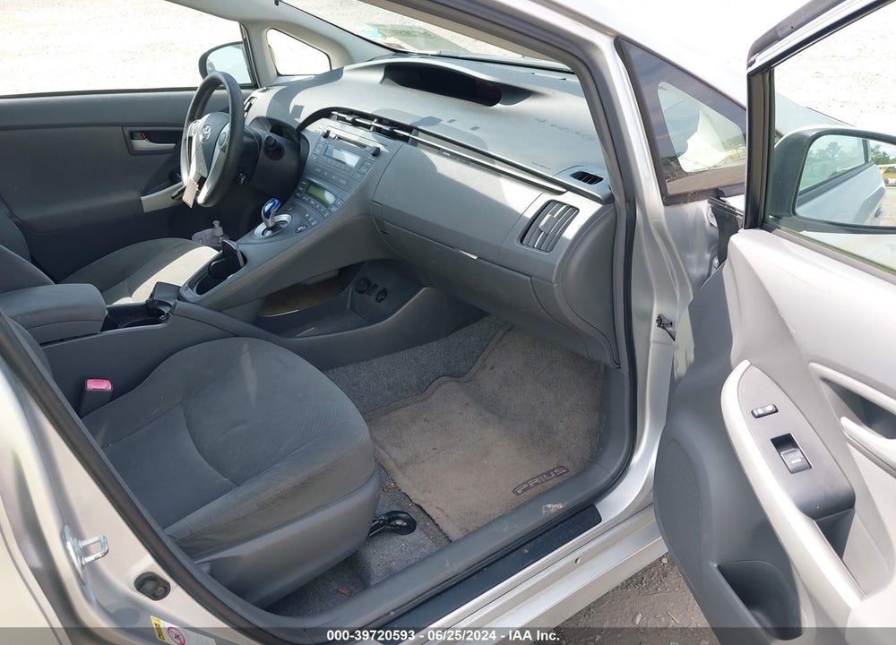 2011 TOYOTA PRIUS TWO VIN: JTDKN3DU7B0258057