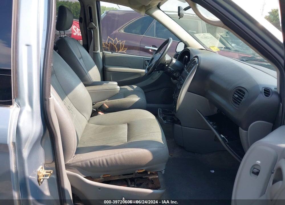 2005 CHRYSLER TOWN & COUNTRY TOURING VIN: 2C4GP54L75R416958
