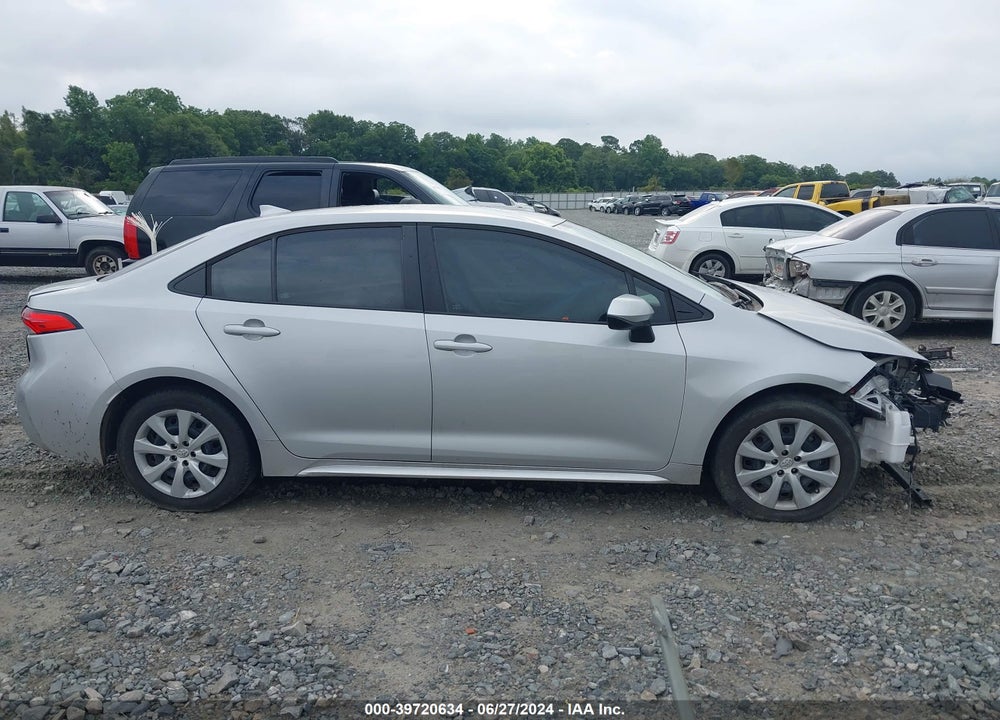 2022 TOYOTA COROLLA LE VIN: 5YFEPMAE0NP311881
