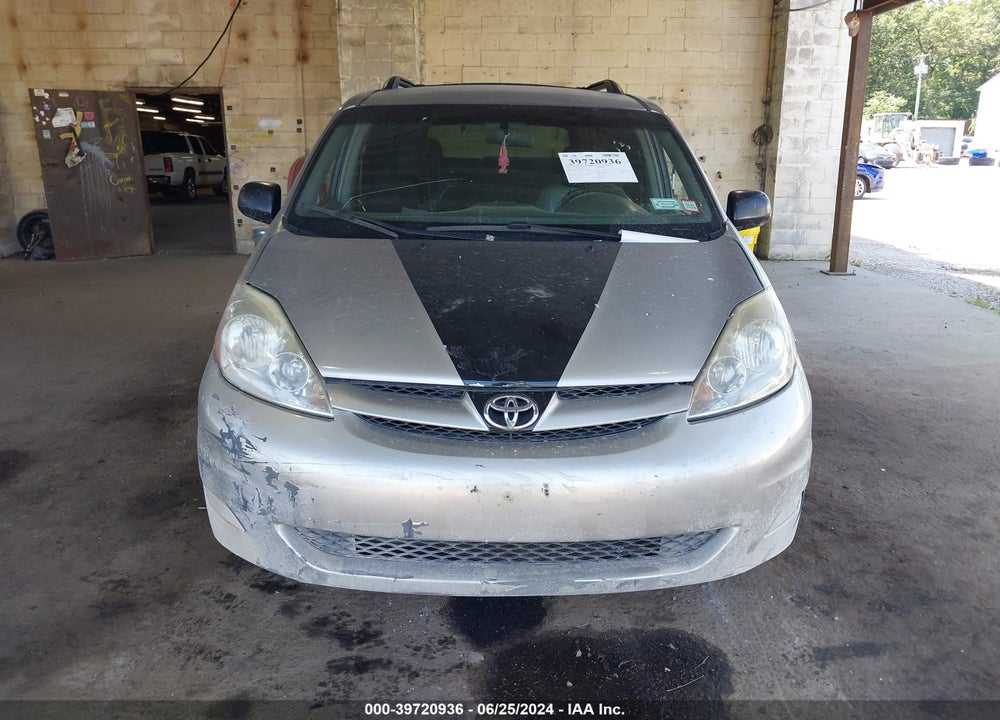 2007 TOYOTA SIENNA XLE VIN: 5TDBK22C57S005935