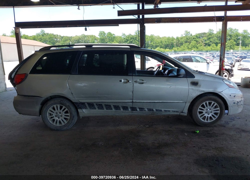 2007 TOYOTA SIENNA XLE VIN: 5TDBK22C57S005935