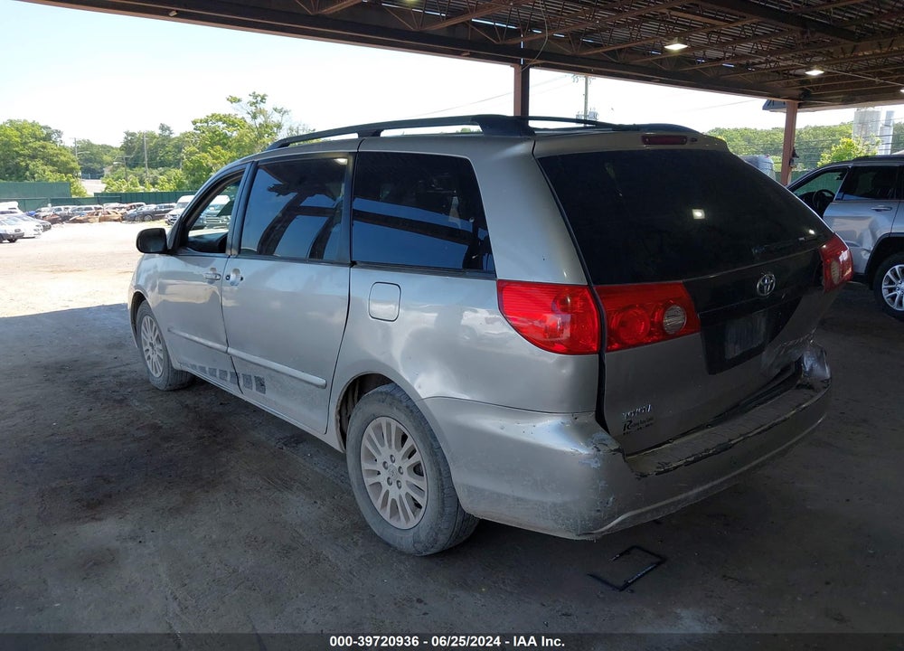 2007 TOYOTA SIENNA XLE VIN: 5TDBK22C57S005935