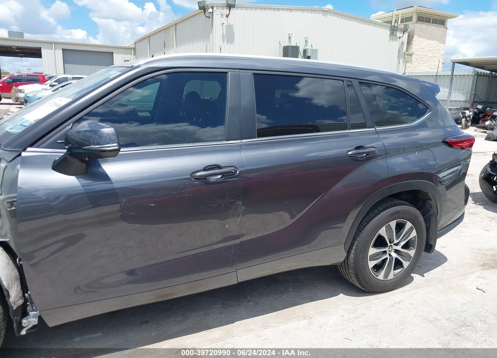 2023 TOYOTA HIGHLANDER XLE VIN: 5TDKDRAH1PS031965