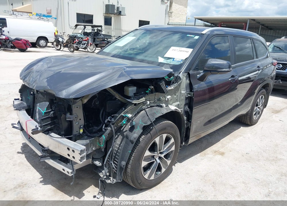 2023 TOYOTA HIGHLANDER XLE VIN: 5TDKDRAH1PS031965