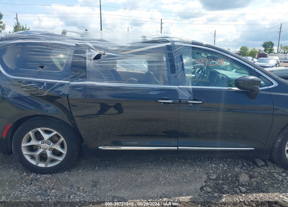 2019 CHRYSLER PACIFICA TOURING L VIN: 2C4RC1BG0KR634593