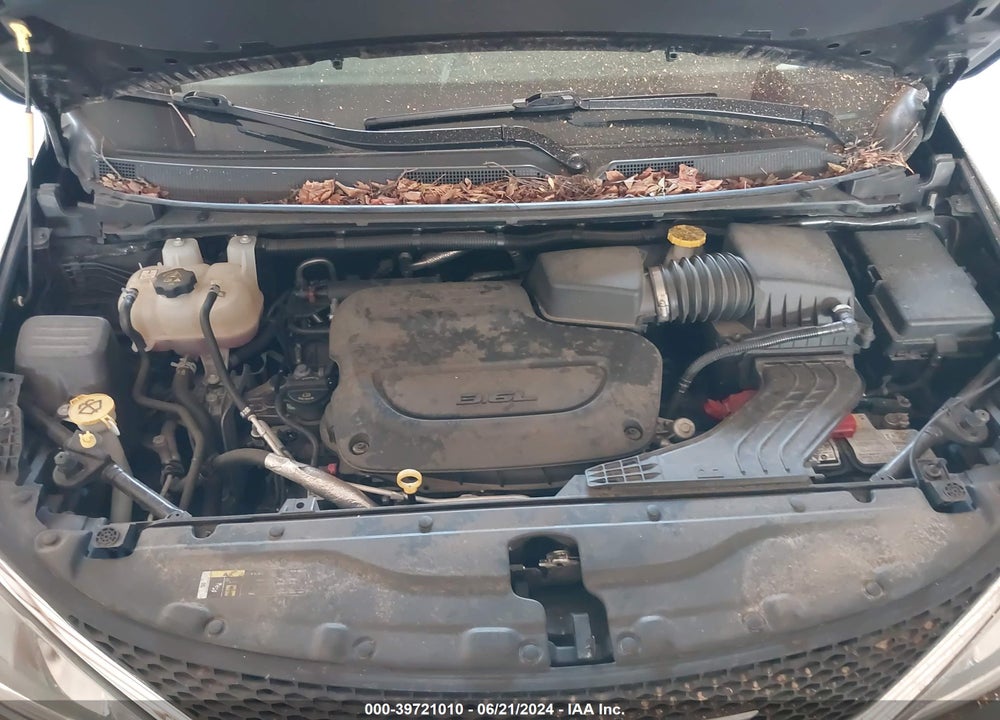 2019 CHRYSLER PACIFICA TOURING L VIN: 2C4RC1BG0KR634593