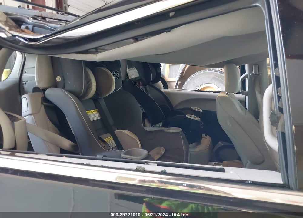 2019 CHRYSLER PACIFICA TOURING L VIN: 2C4RC1BG0KR634593
