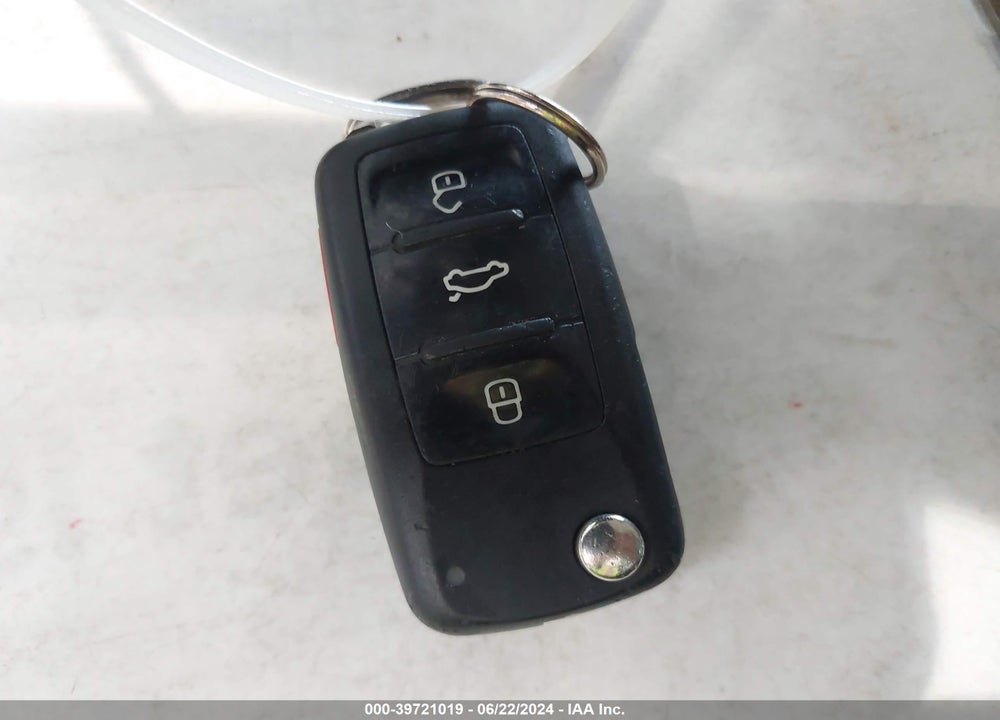 2016 VOLKSWAGEN JETTA 1.4T SE VIN: 3VWD67AJ8GM301930