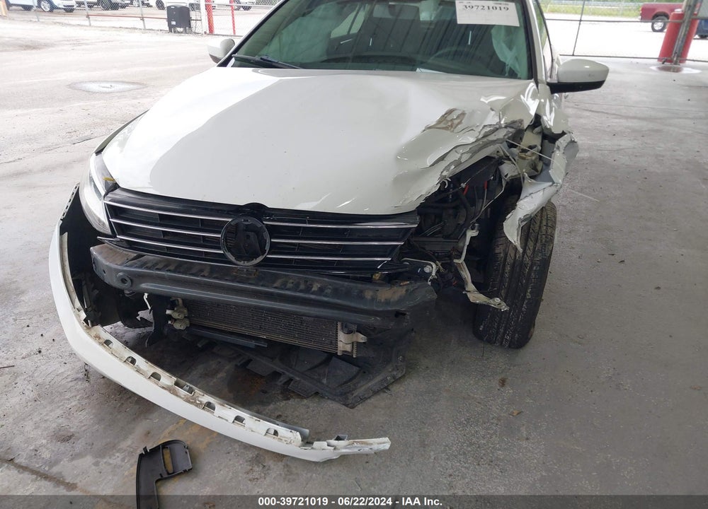 2016 VOLKSWAGEN JETTA 1.4T SE VIN: 3VWD67AJ8GM301930
