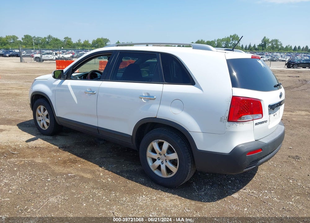 2013 KIA SORENTO LX VIN: 5XYKT3A60DG323596