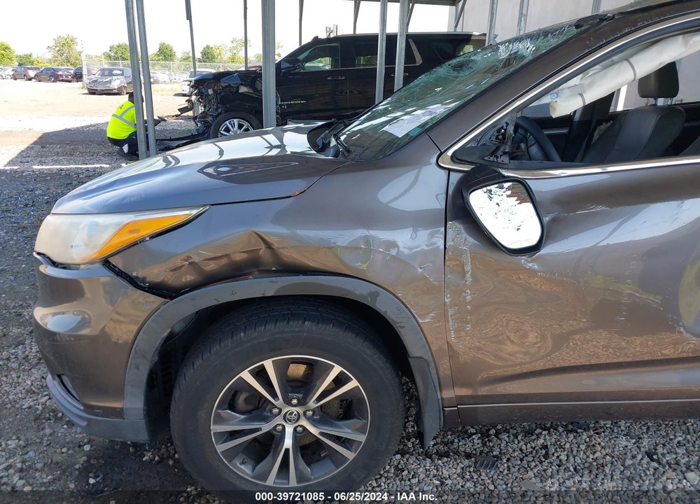 2016 TOYOTA HIGHLANDER XLE V6 VIN: 5TDJKRFH0GS263600
