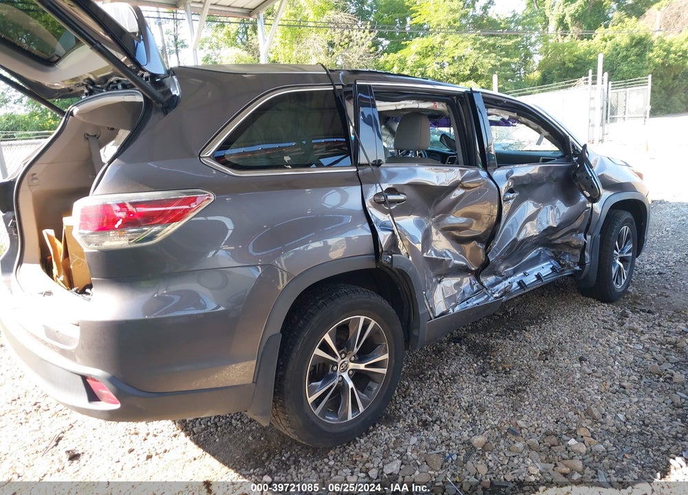 2016 TOYOTA HIGHLANDER XLE V6 VIN: 5TDJKRFH0GS263600