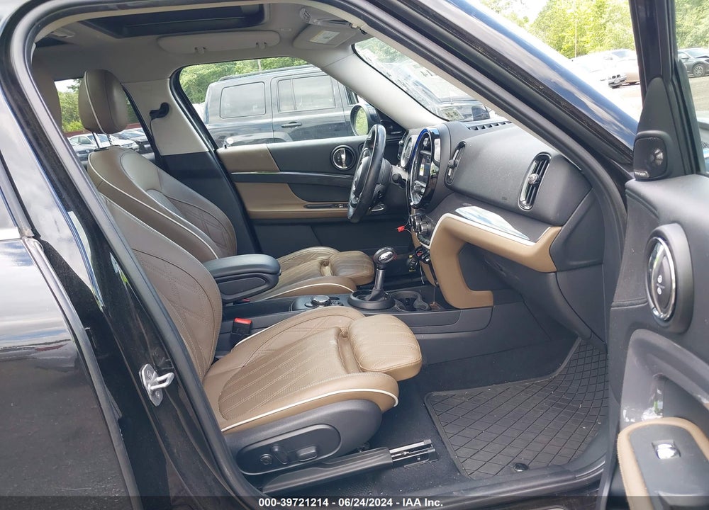 2019 MINI COUNTRYMAN COOPER S VIN: WMZYT5C55K3G92761