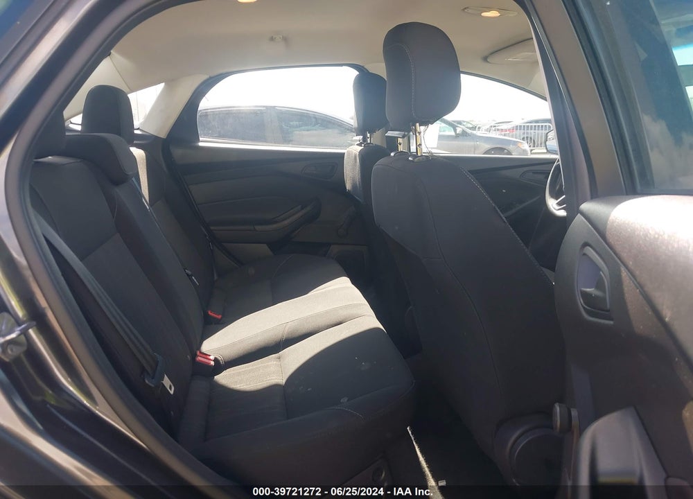 2018 FORD FOCUS VIN: 1FADP3E25JL322860