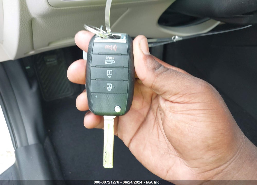 2015 KIA OPTIMA LX VIN: KNAGM4A73F5639150