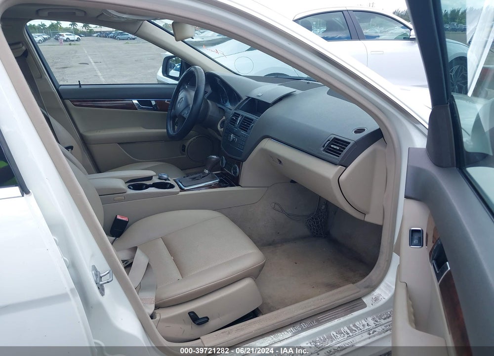 2009 MERCEDES-BENZ C 300 LUXURY/SPORT VIN: WDDGF54X79R074094
