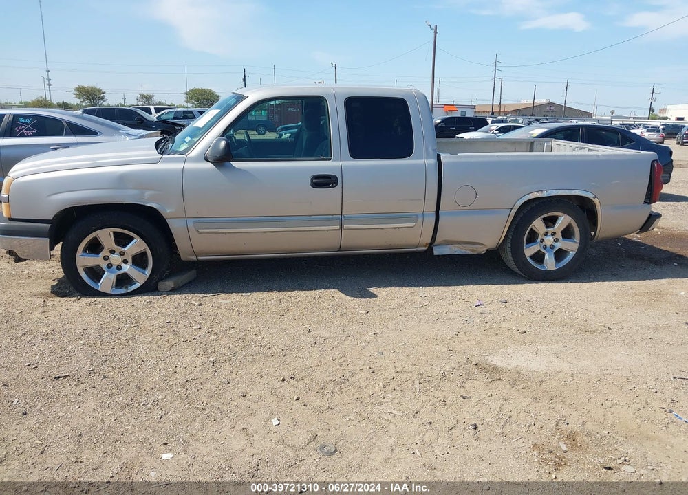 2004 CHEVROLET SILVERADO 1500 LS VIN: 2GCEC19V241188631