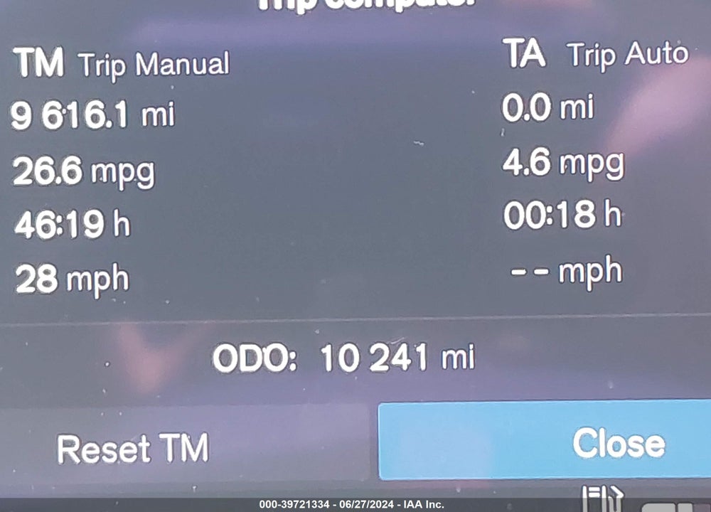 2023 VOLVO XC40 B5 PLUS DARK THEME VIN: YV4L12UW0P2930805