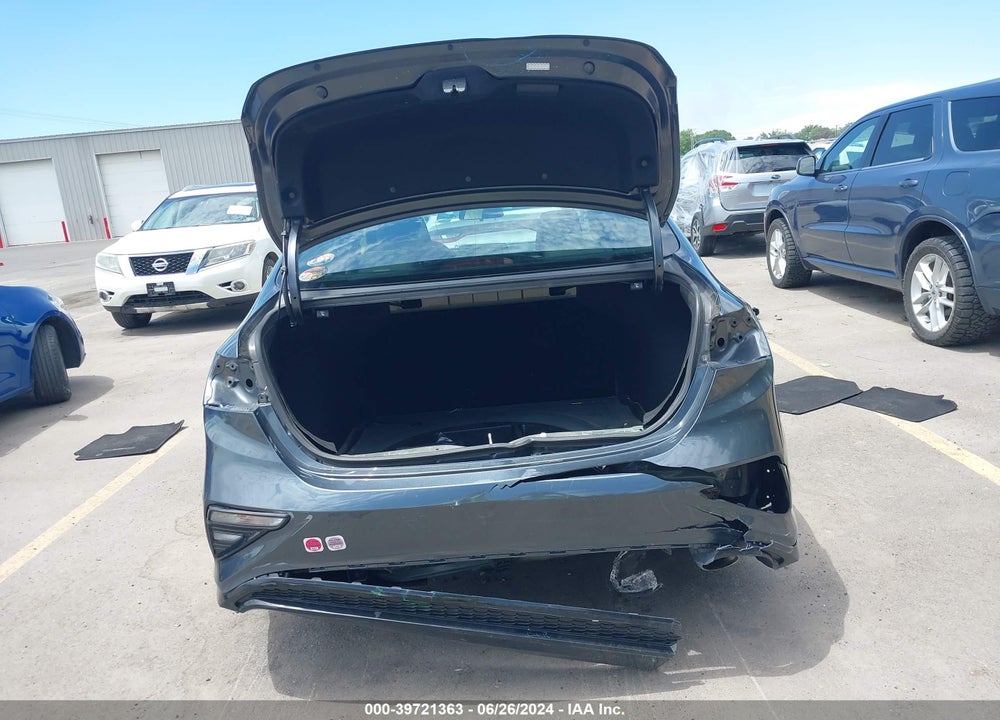 2019 KIA FORTE LXS VIN: 3KPF24AD0KE102972