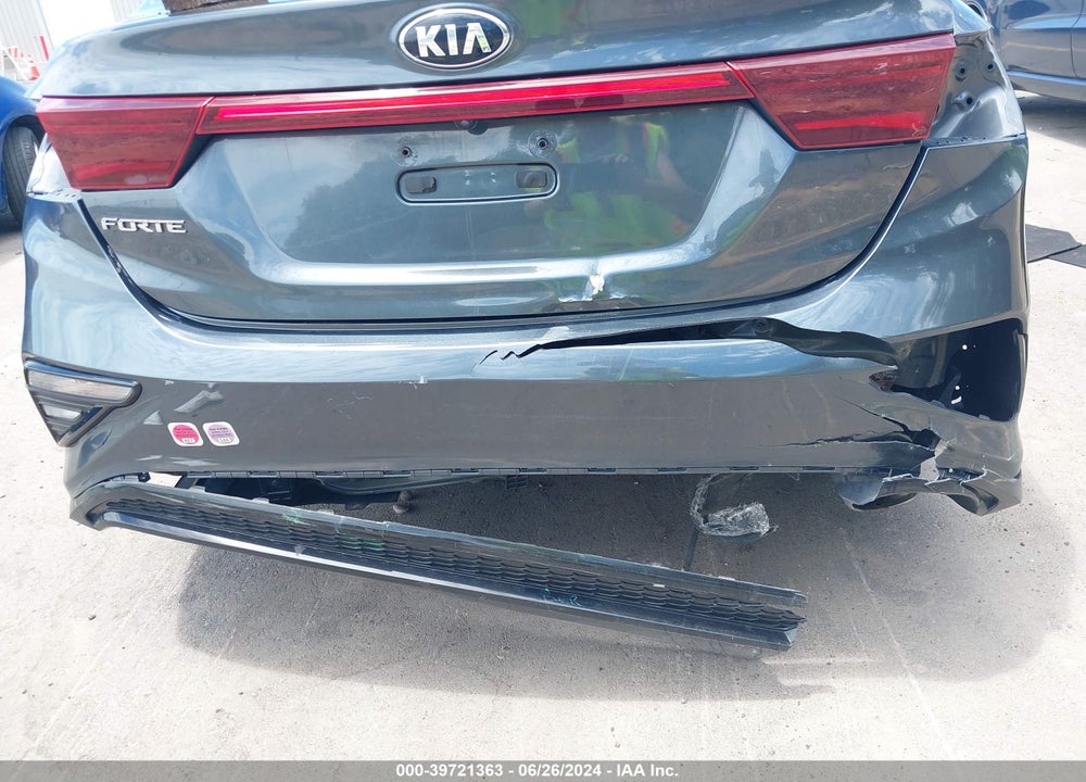2019 KIA FORTE LXS VIN: 3KPF24AD0KE102972