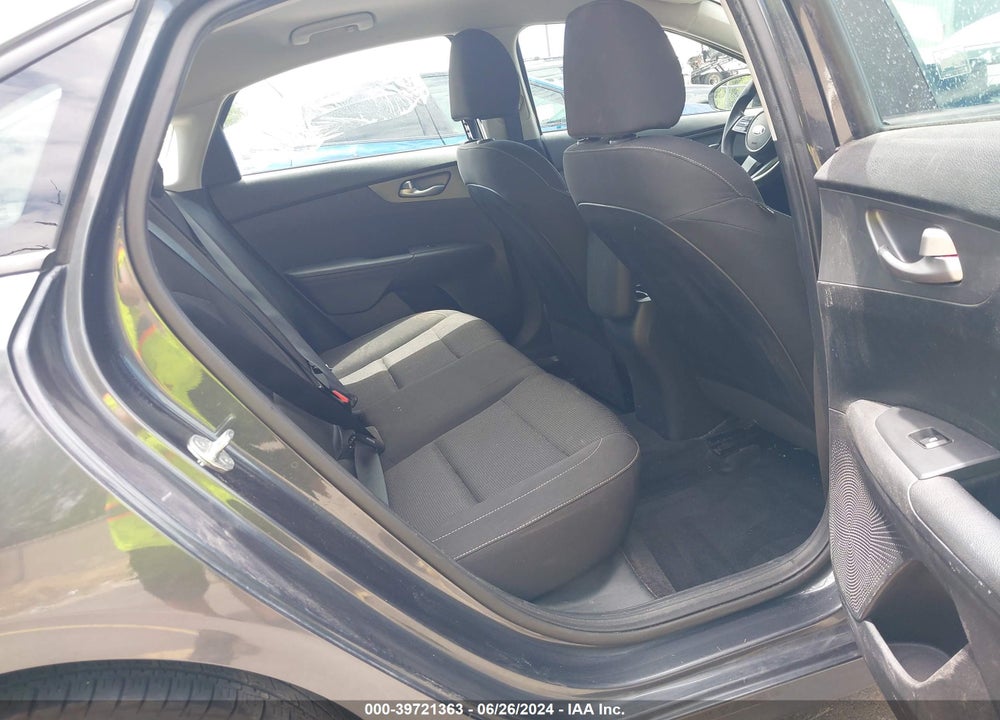 2019 KIA FORTE LXS VIN: 3KPF24AD0KE102972