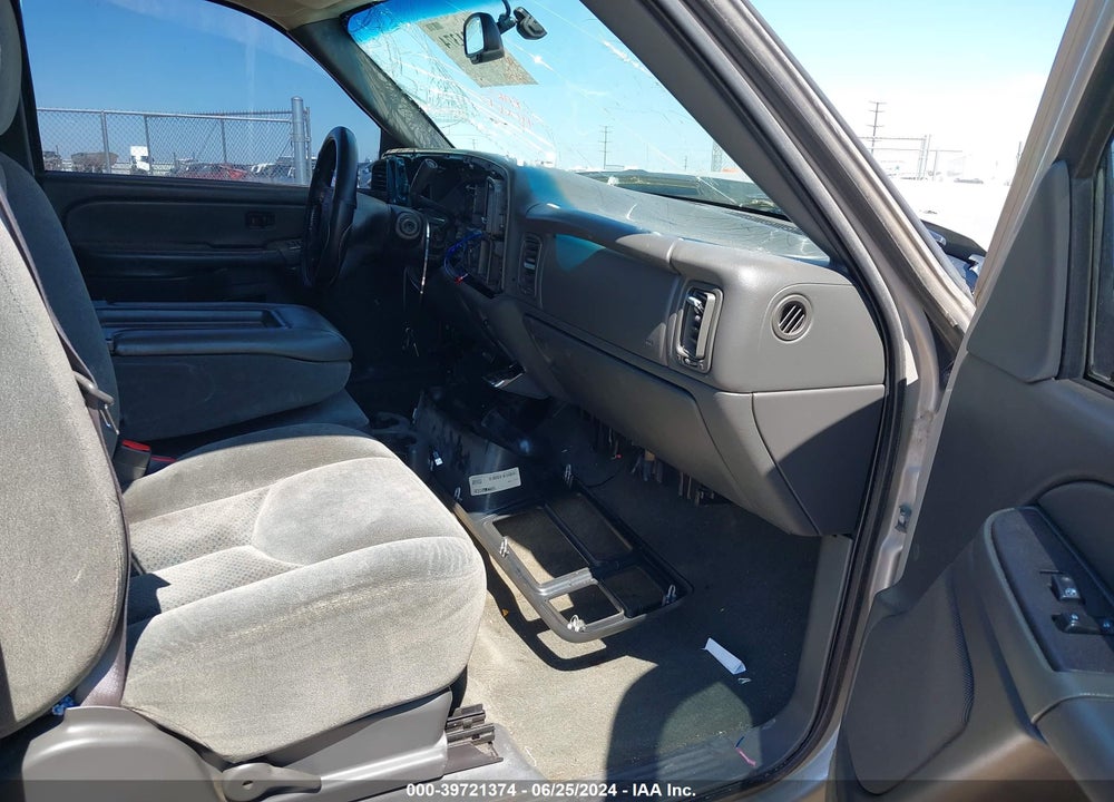 2004 CHEVROLET SILVERADO 2500HD LS VIN: 1GCHK23UX4F207411