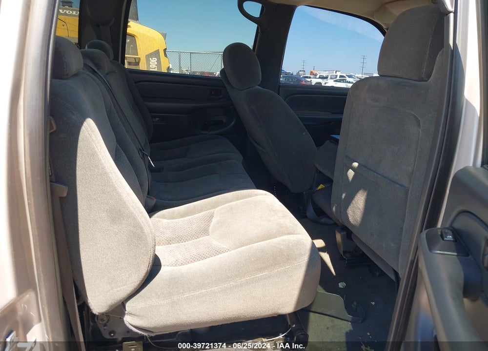 2004 CHEVROLET SILVERADO 2500HD LS VIN: 1GCHK23UX4F207411
