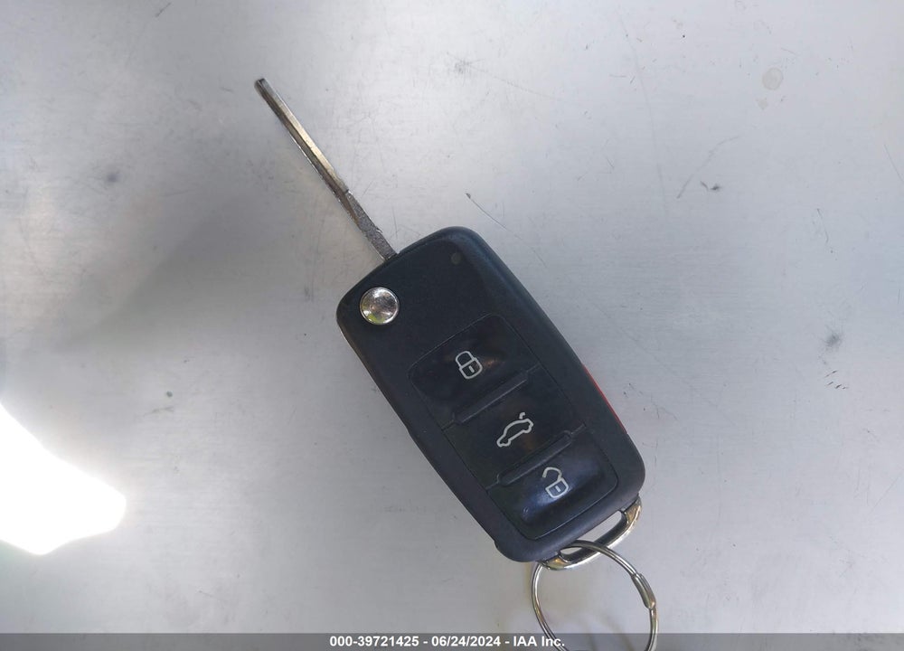 2011 VOLKSWAGEN GOLF 2.5L 2-DOOR VIN: WVWBB7AJ6BW160158