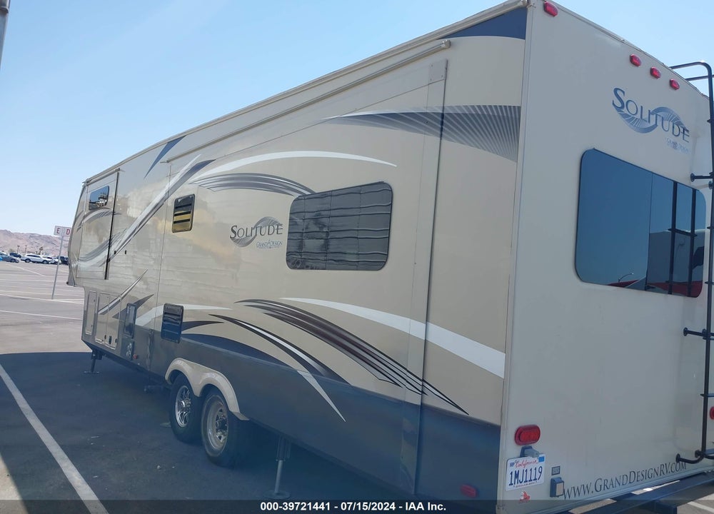 2014 GRAND DESIGN SOLITUDE 305RE VIN: 573FS3627E1100427