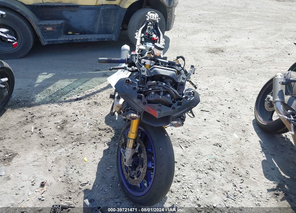 2016 YAMAHA YZFR1M C VIN: JYARN40Y0GA000201