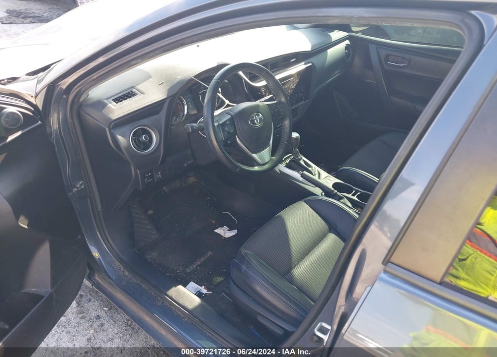 2018 TOYOTA COROLLA SE VIN: 5YFBURHE0JP837873