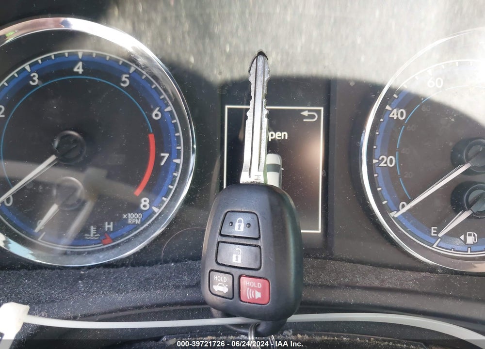 2018 TOYOTA COROLLA SE VIN: 5YFBURHE0JP837873