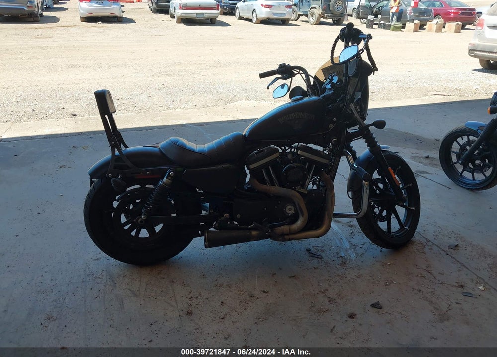 2018 HARLEY-DAVIDSON XL883 IRON 883 VIN: 1HD4LE213JC432611