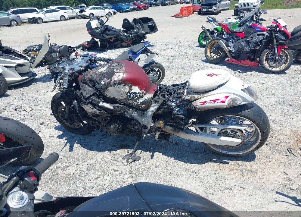 2003 SUZUKI GSX1300 R VIN: JS1GW71A532102815